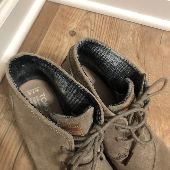 TOMS | 7.5 Women’s Taupe Kala Wedge Booties - Picture 3 of 5
